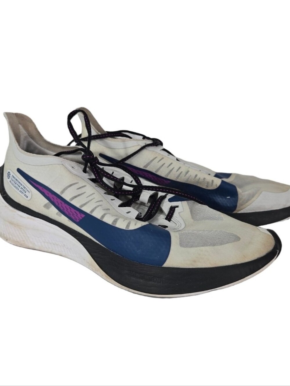 NIKE Zoom gravity running shoes